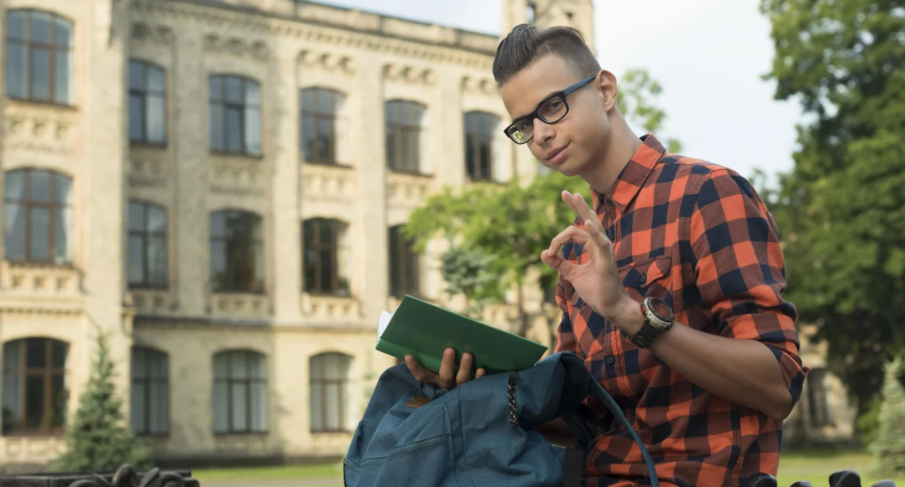 Indian student receiving personalized Study Abroad Guidance in Indore from Izonn Immigration experts